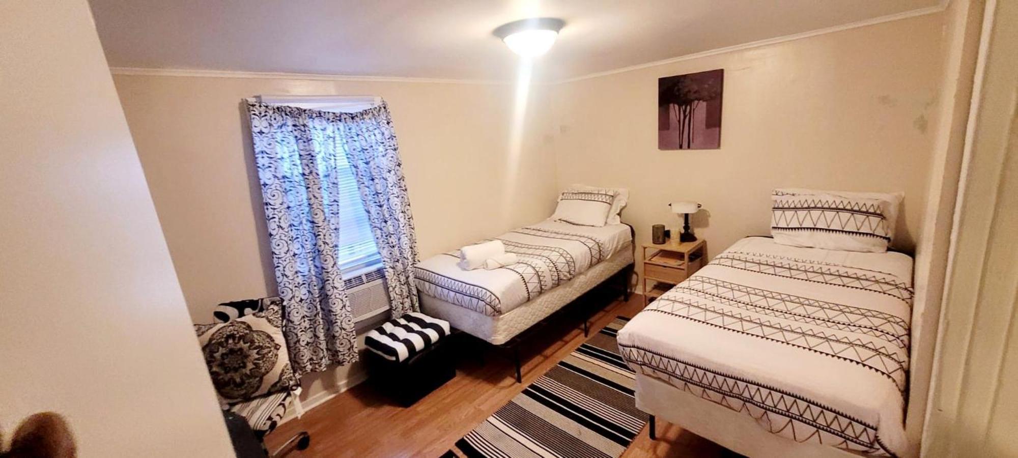 Room In Guest Room - Black-White Rm By Yale U New Haven Dış mekan fotoğraf