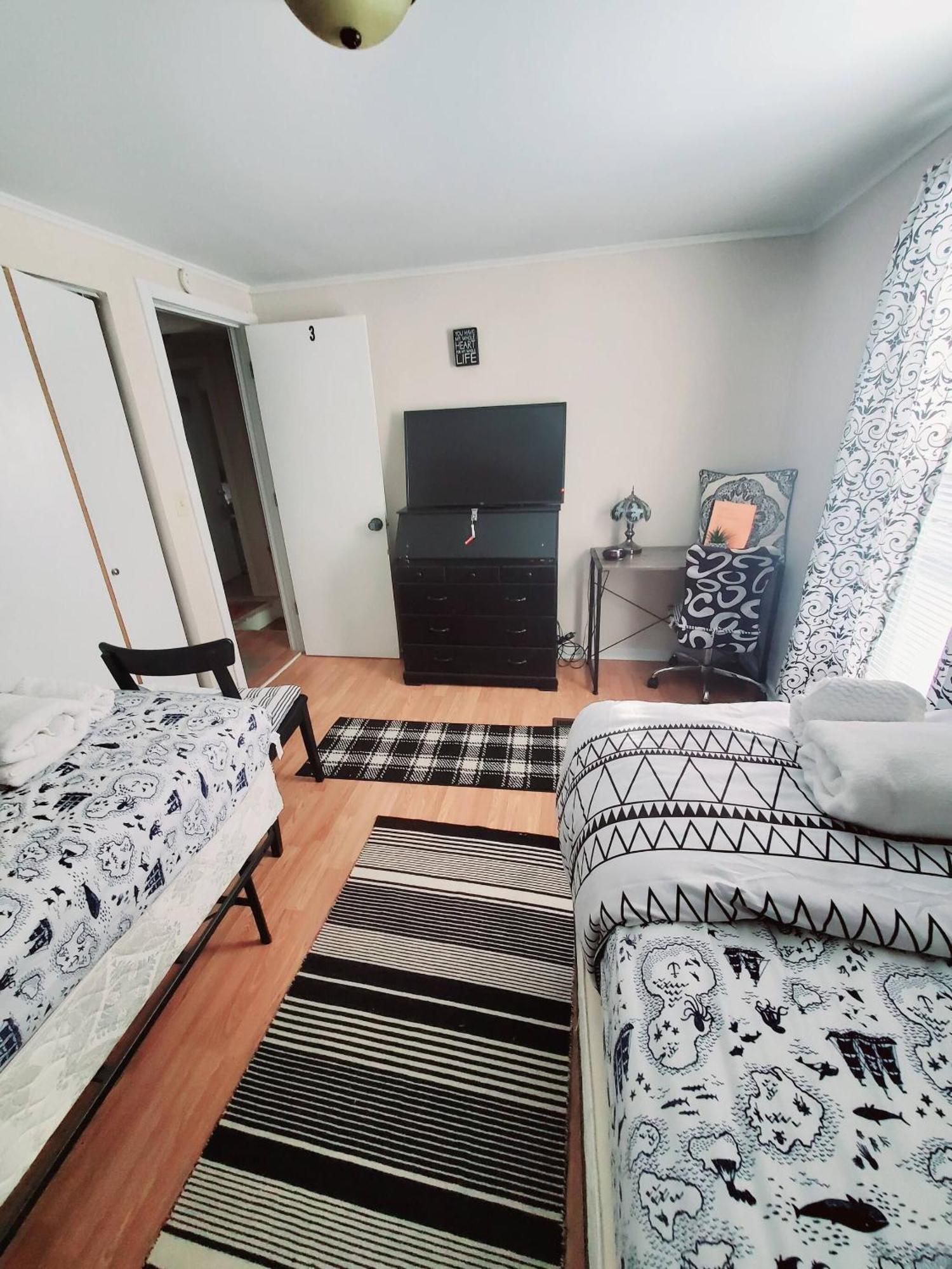 Room In Guest Room - Black-White Rm By Yale U New Haven Dış mekan fotoğraf