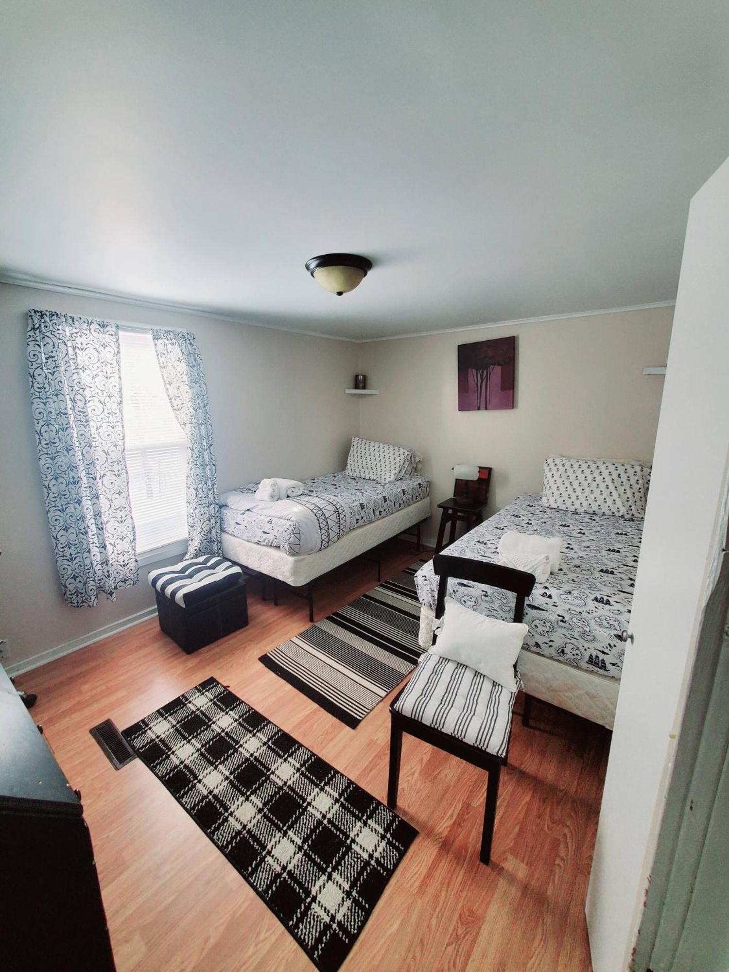 Room In Guest Room - Black-White Rm By Yale U New Haven Dış mekan fotoğraf